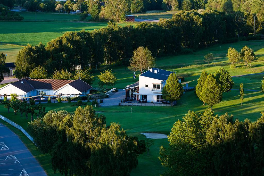 Soederasens Golf Lodge Risekatslosa Ngoại thất bức ảnh