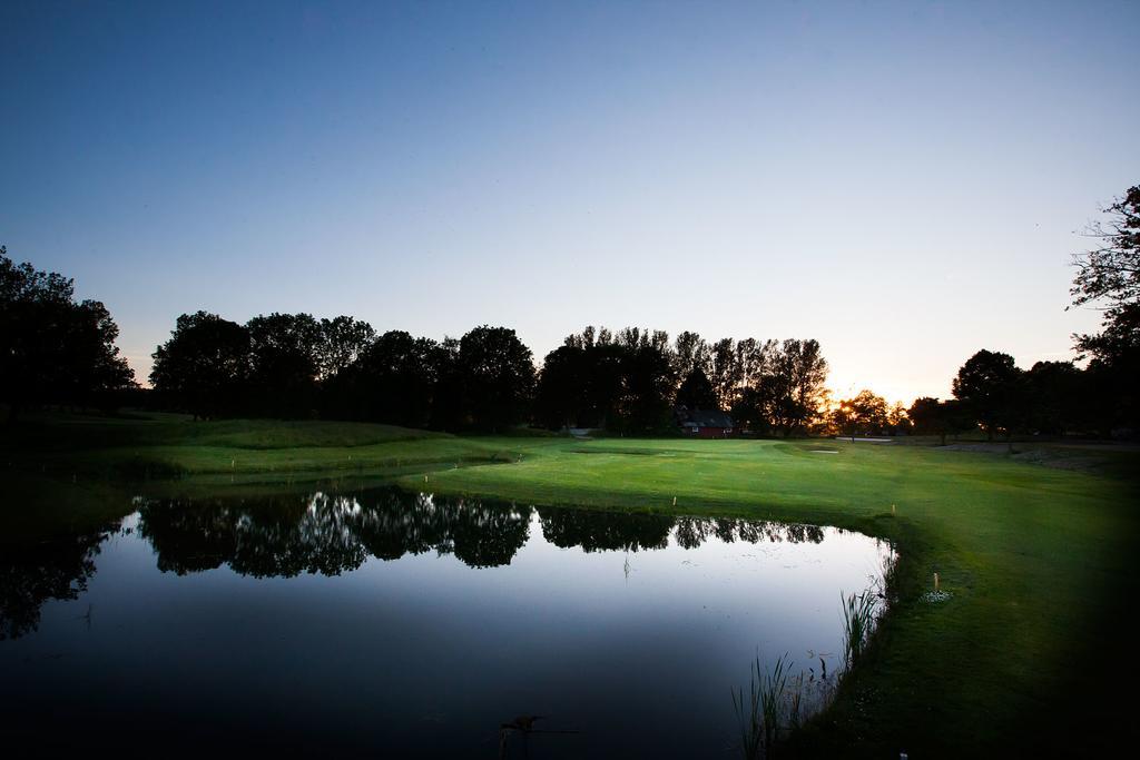 Soederasens Golf Lodge Risekatslosa Ngoại thất bức ảnh