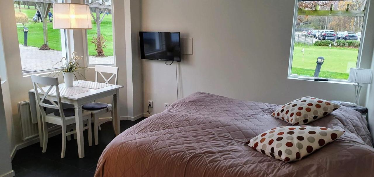 Soederasens Golf Lodge Risekatslosa Ngoại thất bức ảnh